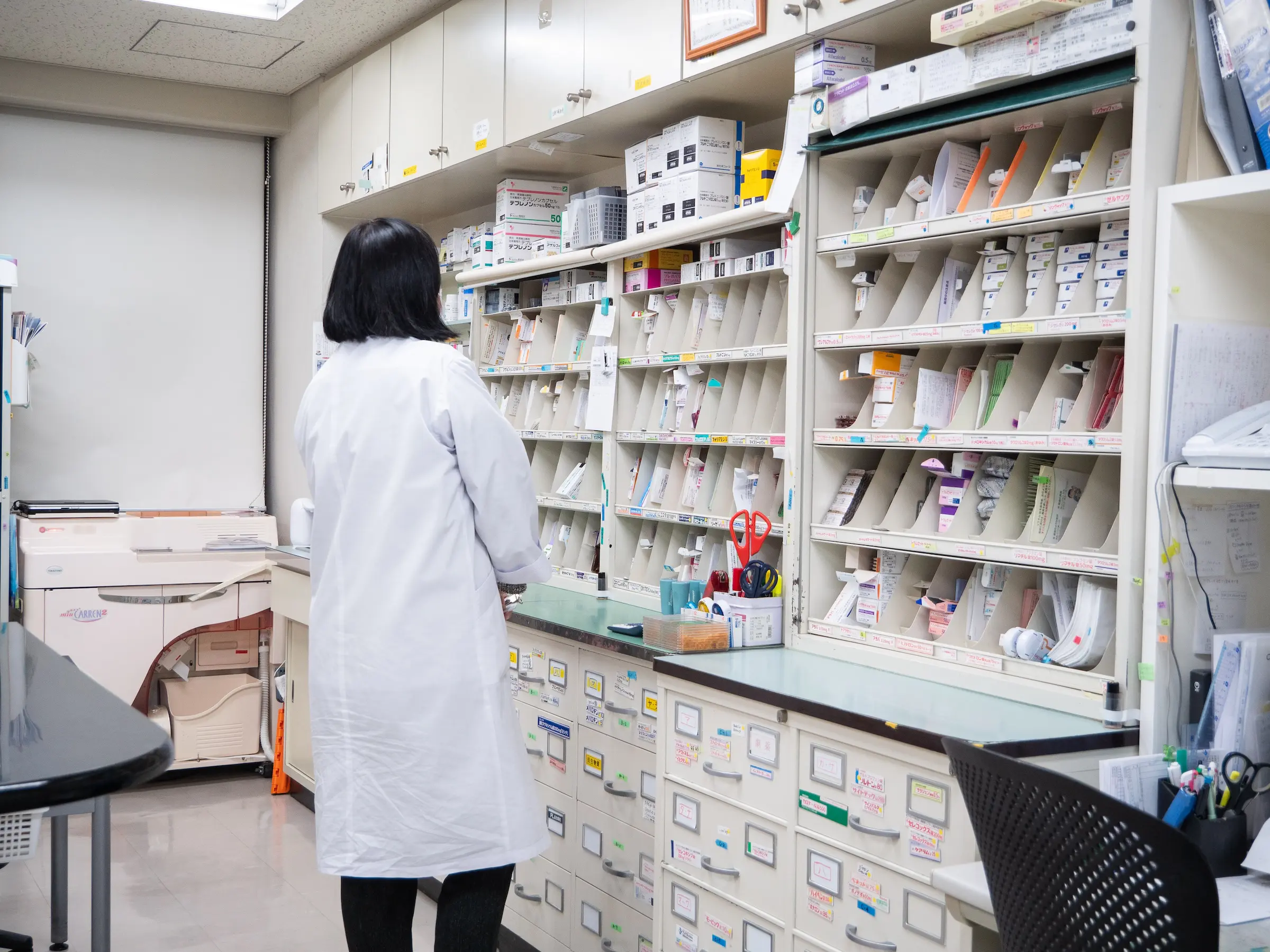 スピードM&Aで従業員を守る！ 26年の歴史を託した専門薬局。